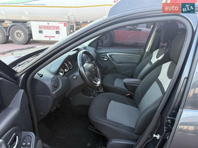 Сірий Рено Дастер, об'ємом двигуна 1.5 л та пробігом 83 тис. км за 13950 $, фото 53 на Automoto.ua