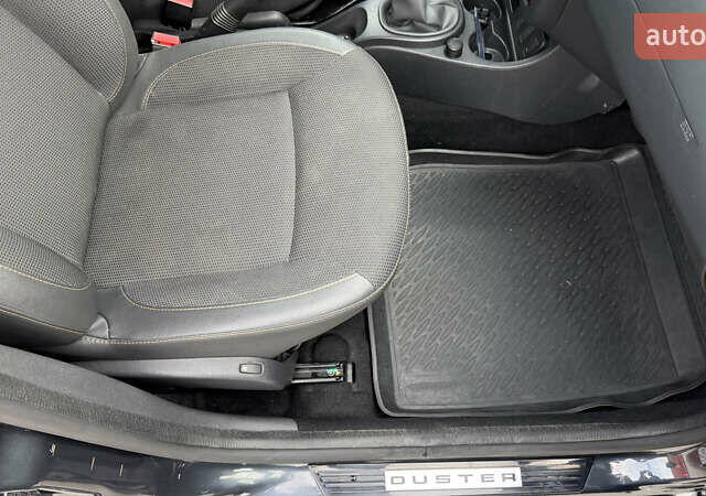 Серый Рено Дастер, объемом двигателя 1.6 л и пробегом 92 тыс. км за 11800 $, фото 47 на Automoto.ua