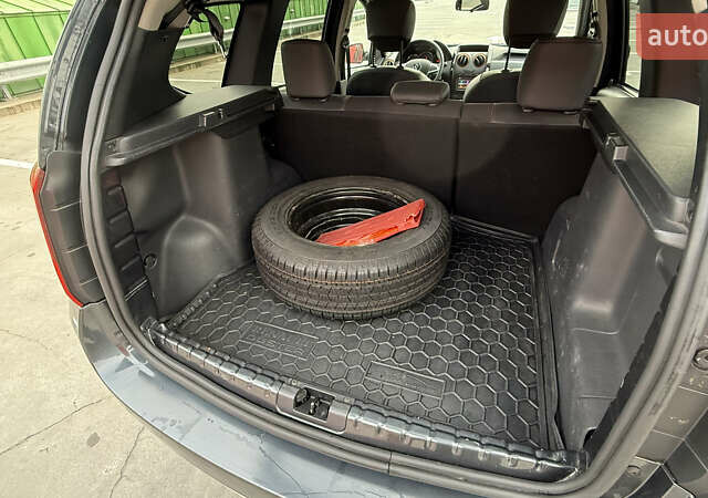 Серый Рено Дастер, объемом двигателя 1.6 л и пробегом 92 тыс. км за 11800 $, фото 38 на Automoto.ua