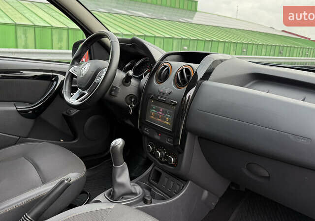 Серый Рено Дастер, объемом двигателя 1.6 л и пробегом 92 тыс. км за 11800 $, фото 50 на Automoto.ua