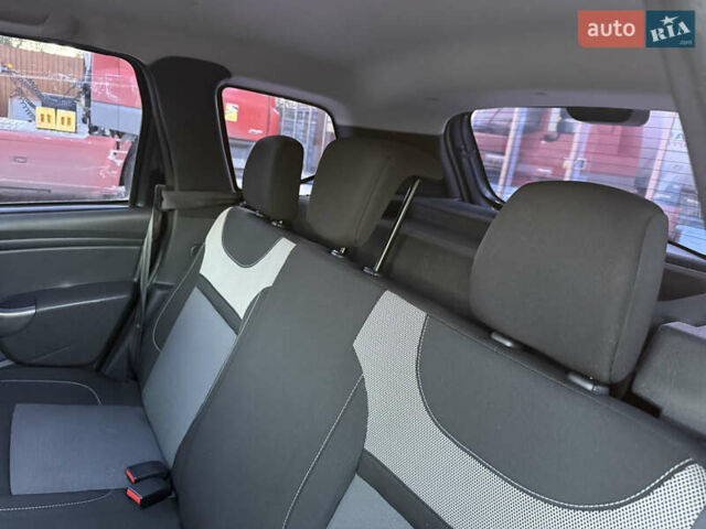 Сірий Рено Дастер, об'ємом двигуна 1.5 л та пробігом 83 тис. км за 13950 $, фото 69 на Automoto.ua