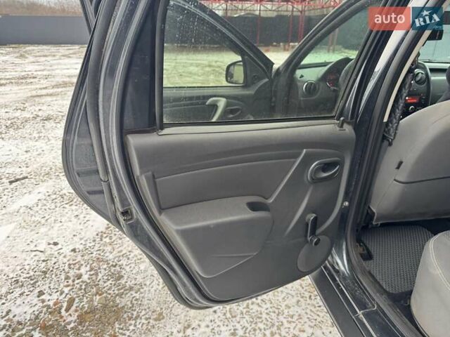 Серый Рено Дастер, объемом двигателя 1.5 л и пробегом 50 тыс. км за 12777 $, фото 12 на Automoto.ua
