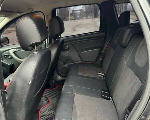 Серый Рено Дастер, объемом двигателя 1.46 л и пробегом 131 тыс. км за 12500 $, фото 10 на Automoto.ua