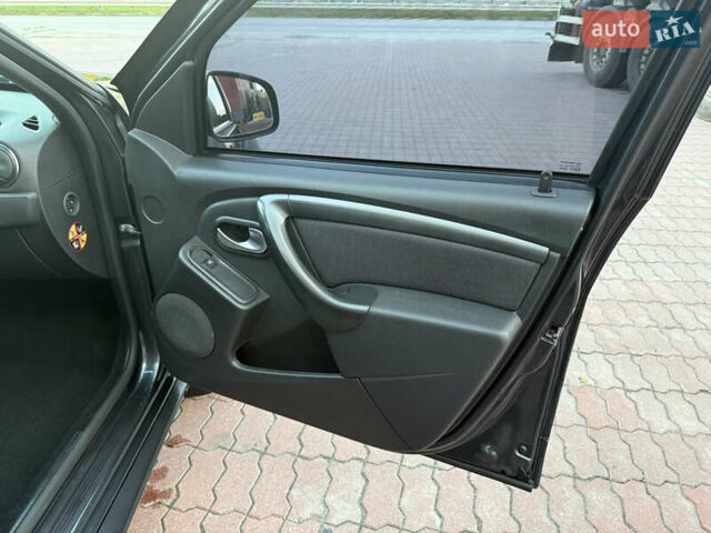 Сірий Рено Дастер, об'ємом двигуна 1.5 л та пробігом 83 тис. км за 13950 $, фото 76 на Automoto.ua