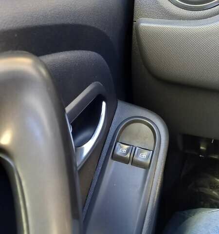 Серый Рено Дастер, объемом двигателя 1.46 л и пробегом 82 тыс. км за 12600 $, фото 8 на Automoto.ua