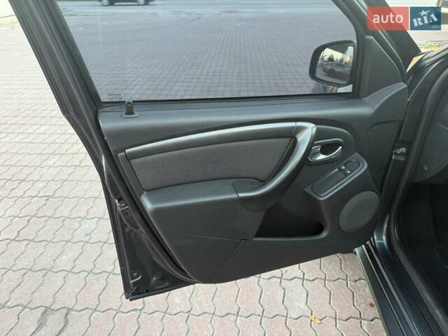 Сірий Рено Дастер, об'ємом двигуна 1.5 л та пробігом 83 тис. км за 13950 $, фото 50 на Automoto.ua