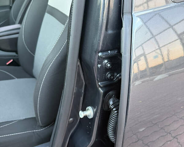 Сірий Рено Дастер, об'ємом двигуна 1.5 л та пробігом 83 тис. км за 13950 $, фото 52 на Automoto.ua