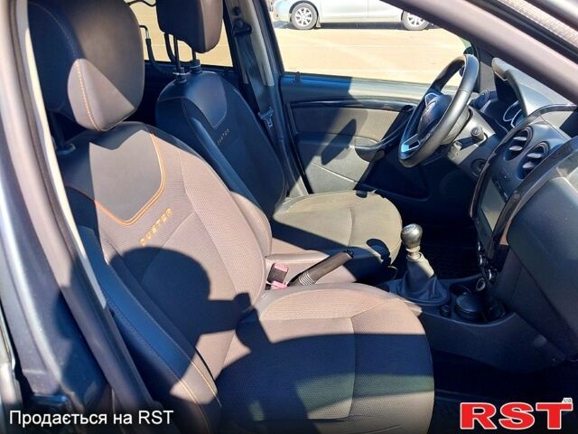 Серый Рено Дастер, объемом двигателя 1.5 л и пробегом 260 тыс. км за 12500 $, фото 8 на Automoto.ua