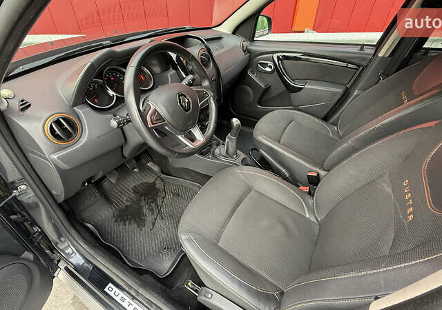 Серый Рено Дастер, объемом двигателя 1.6 л и пробегом 92 тыс. км за 11800 $, фото 20 на Automoto.ua