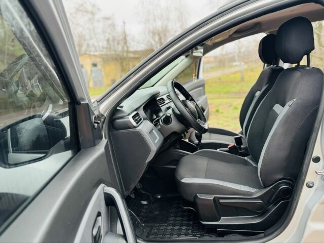 Серый Рено Дастер, объемом двигателя 1.5 л и пробегом 57 тыс. км за 18500 $, фото 7 на Automoto.ua