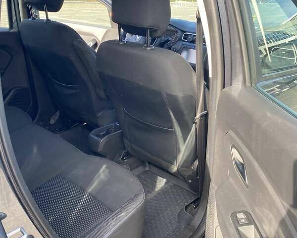 Серый Рено Дастер, объемом двигателя 1.5 л и пробегом 312 тыс. км за 13000 $, фото 12 на Automoto.ua