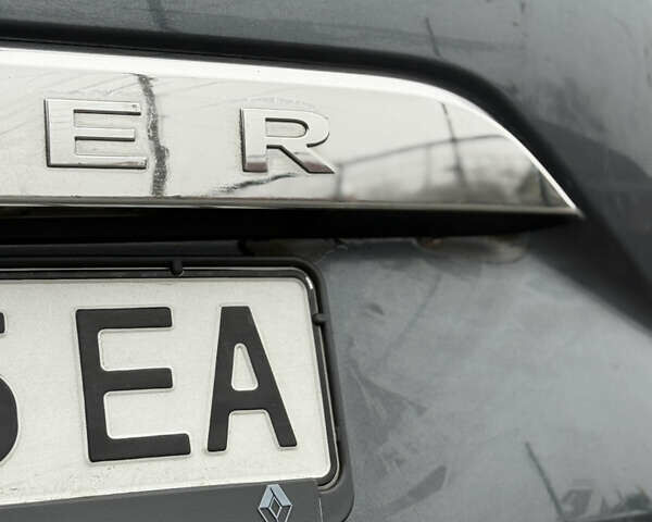 Серый Рено Дастер, объемом двигателя 1.46 л и пробегом 248 тыс. км за 13999 $, фото 13 на Automoto.ua