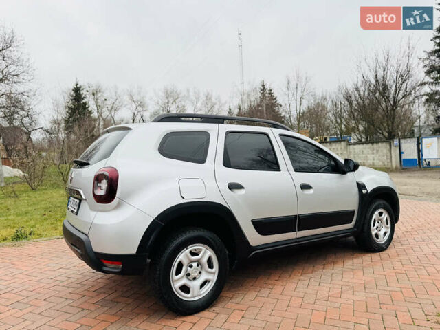 Сірий Рено Дастер, об'ємом двигуна 1.5 л та пробігом 57 тис. км за 18500 $, фото 5 на Automoto.ua