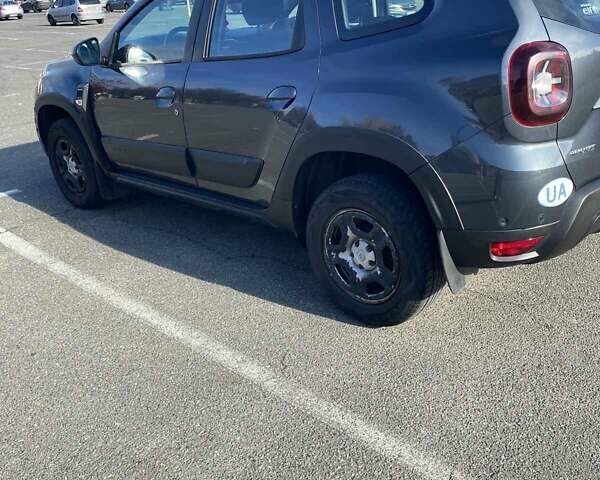 Серый Рено Дастер, объемом двигателя 1.5 л и пробегом 312 тыс. км за 13000 $, фото 3 на Automoto.ua