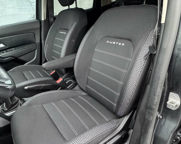 Серый Рено Дастер, объемом двигателя 1.5 л и пробегом 79 тыс. км за 15800 $, фото 11 на Automoto.ua