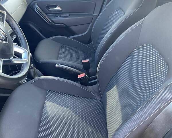 Серый Рено Дастер, объемом двигателя 1.5 л и пробегом 312 тыс. км за 13000 $, фото 7 на Automoto.ua