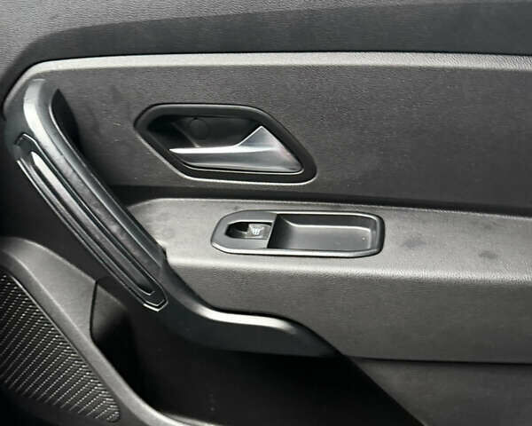 Серый Рено Дастер, объемом двигателя 1.46 л и пробегом 248 тыс. км за 13999 $, фото 31 на Automoto.ua