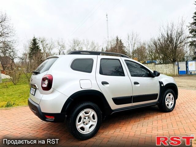 Сірий Рено Дастер, об'ємом двигуна 1.5 л та пробігом 57 тис. км за 18500 $, фото 4 на Automoto.ua