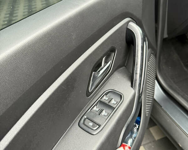 Серый Рено Дастер, объемом двигателя 1.46 л и пробегом 248 тыс. км за 13999 $, фото 30 на Automoto.ua