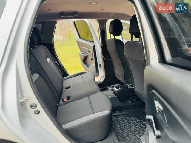 Сірий Рено Дастер, об'ємом двигуна 1.5 л та пробігом 57 тис. км за 18500 $, фото 9 на Automoto.ua
