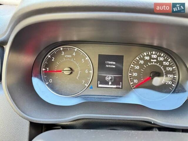 Серый Рено Дастер, объемом двигателя 1.5 л и пробегом 178 тыс. км за 15400 $, фото 9 на Automoto.ua