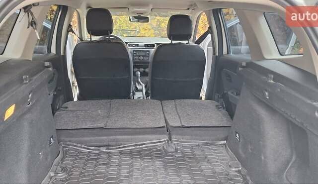 Серый Рено Дастер, объемом двигателя 1.6 л и пробегом 153 тыс. км за 13000 $, фото 11 на Automoto.ua