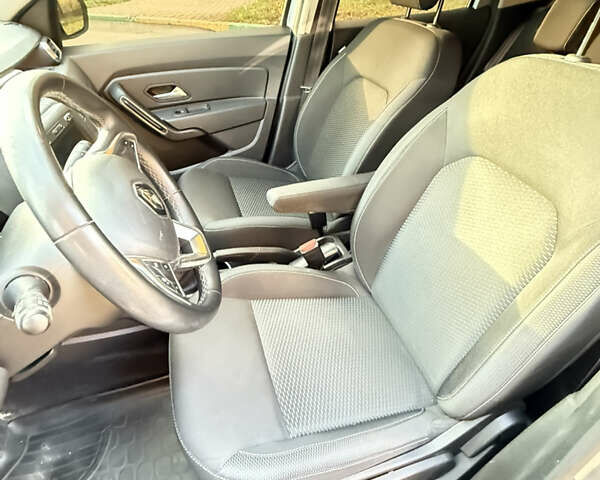 Рено Дастер 2019 в Киеве на Automoto.ua Серый Рено Дастер, объемом двигателя 1.6 л и пробегом 120 тыс. км за 16100 $, фото 58 на Automoto.ua