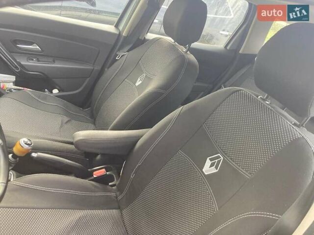 Сірий Рено Дастер, об'ємом двигуна 1.6 л та пробігом 196 тис. км за 12500 $, фото 5 на Automoto.ua