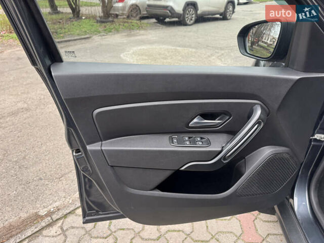 Серый Рено Дастер, объемом двигателя 1.5 л и пробегом 118 тыс. км за 15400 $, фото 19 на Automoto.ua