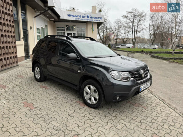 Серый Рено Дастер, объемом двигателя 1.5 л и пробегом 118 тыс. км за 15400 $, фото 2 на Automoto.ua