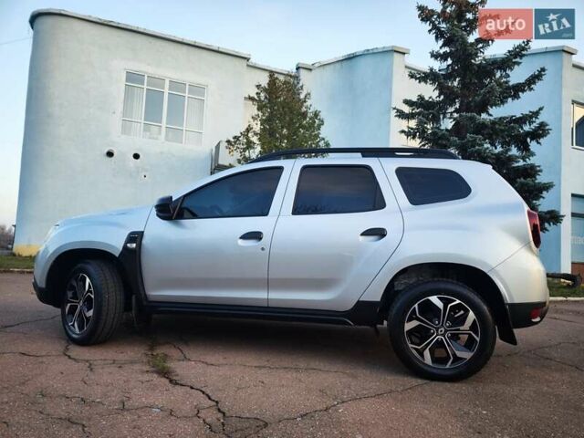 Серый Рено Дастер, объемом двигателя 1.46 л и пробегом 57 тыс. км за 18500 $, фото 3 на Automoto.ua