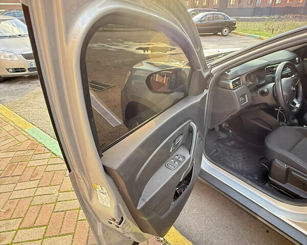 Рено Дастер 2019 в Киеве на Automoto.ua Серый Рено Дастер, объемом двигателя 1.6 л и пробегом 120 тыс. км за 16100 $, фото 60 на Automoto.ua