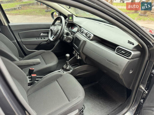 Серый Рено Дастер, объемом двигателя 1.5 л и пробегом 118 тыс. км за 15400 $, фото 25 на Automoto.ua