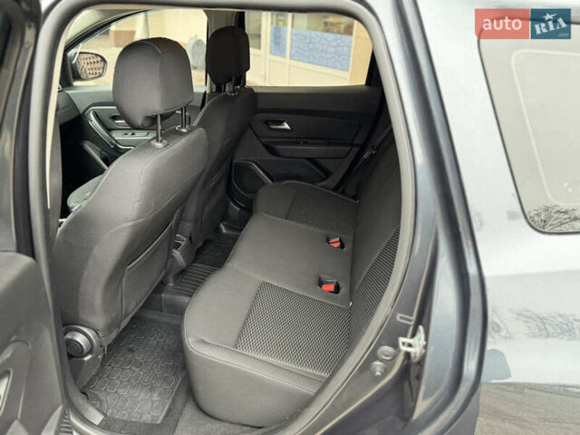 Серый Рено Дастер, объемом двигателя 1.5 л и пробегом 118 тыс. км за 15400 $, фото 20 на Automoto.ua