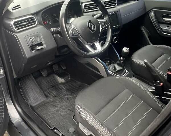 Серый Рено Дастер, объемом двигателя 1.5 л и пробегом 154 тыс. км за 16300 $, фото 2 на Automoto.ua