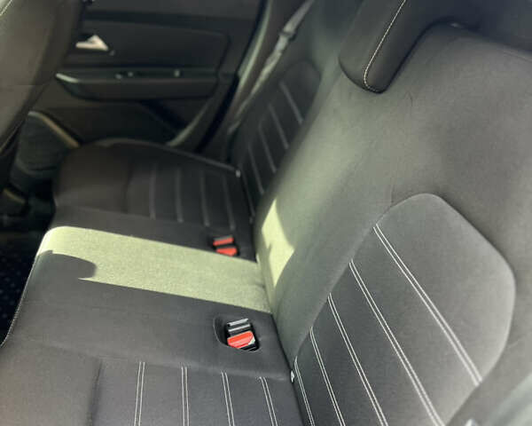 Сірий Рено Дастер, об'ємом двигуна 1.6 л та пробігом 87 тис. км за 15350 $, фото 8 на Automoto.ua