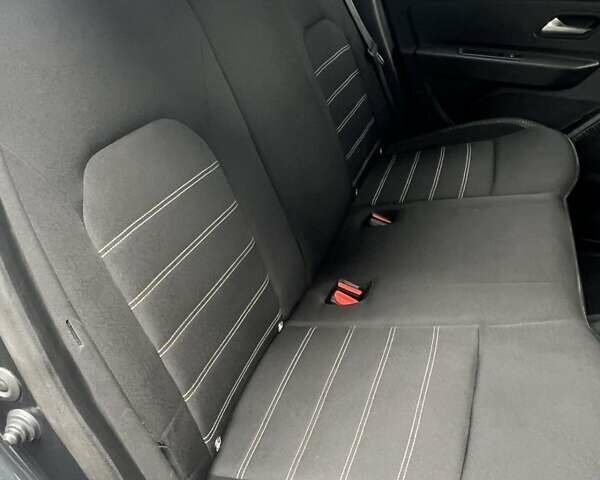 Серый Рено Дастер, объемом двигателя 1.5 л и пробегом 154 тыс. км за 16300 $, фото 3 на Automoto.ua