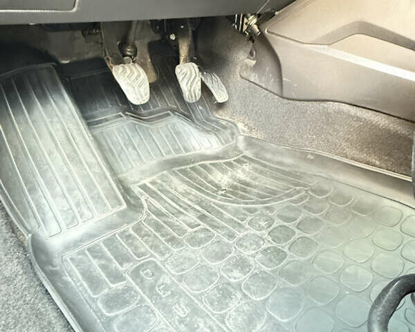 Рено Дастер 2019 в Киеве на Automoto.ua Серый Рено Дастер, объемом двигателя 1.6 л и пробегом 120 тыс. км за 16100 $, фото 63 на Automoto.ua