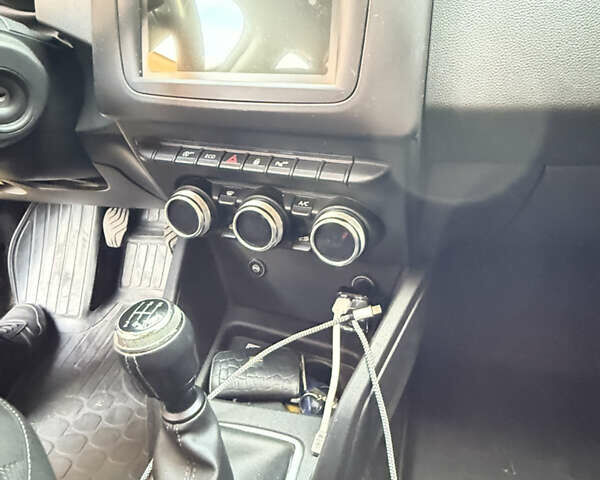 Рено Дастер 2019 в Киеве на Automoto.ua Серый Рено Дастер, объемом двигателя 1.6 л и пробегом 120 тыс. км за 16100 $, фото 64 на Automoto.ua