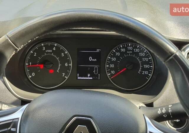 Серый Рено Дастер, объемом двигателя 1.5 л и пробегом 114 тыс. км за 17000 $, фото 12 на Automoto.ua