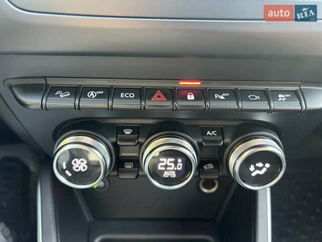 Сірий Рено Дастер, об'ємом двигуна 1.6 л та пробігом 87 тис. км за 15350 $, фото 10 на Automoto.ua