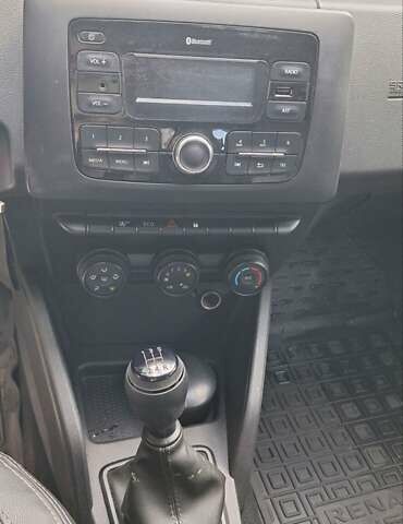 Серый Рено Дастер, объемом двигателя 1.6 л и пробегом 153 тыс. км за 13000 $, фото 10 на Automoto.ua