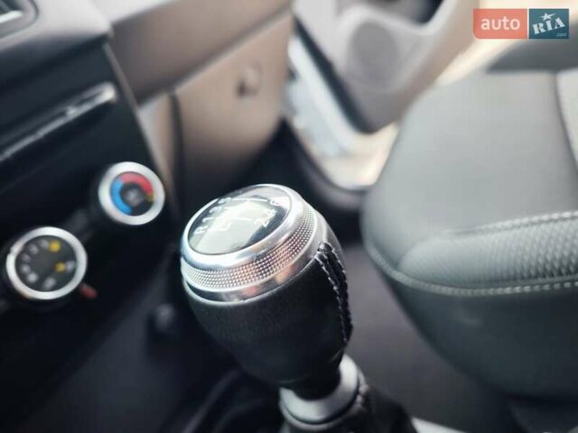Серый Рено Дастер, объемом двигателя 1.46 л и пробегом 57 тыс. км за 18500 $, фото 40 на Automoto.ua