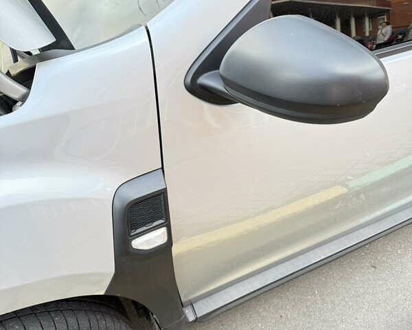 Рено Дастер 2019 в Киеве на Automoto.ua Серый Рено Дастер, объемом двигателя 1.6 л и пробегом 120 тыс. км за 16100 $, фото 80 на Automoto.ua