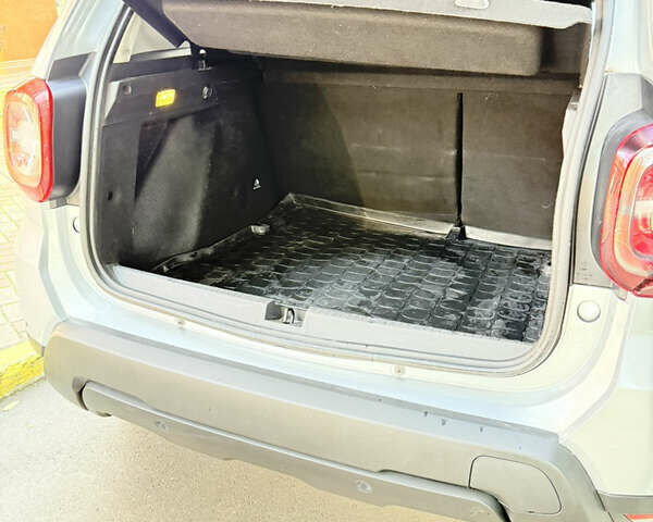 Рено Дастер 2019 в Киеве на Automoto.ua Серый Рено Дастер, объемом двигателя 1.6 л и пробегом 120 тыс. км за 16100 $, фото 71 на Automoto.ua