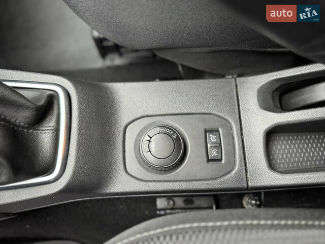 Серый Рено Дастер, объемом двигателя 1.5 л и пробегом 118 тыс. км за 15400 $, фото 39 на Automoto.ua