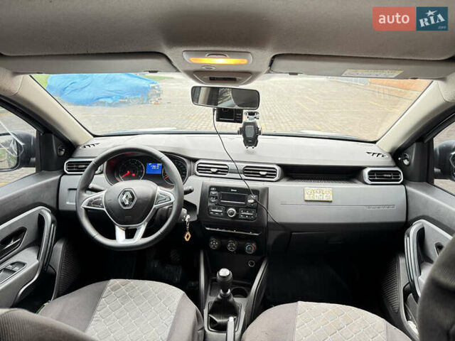 Серый Рено Дастер, объемом двигателя 1.46 л и пробегом 141 тыс. км за 16000 $, фото 9 на Automoto.ua