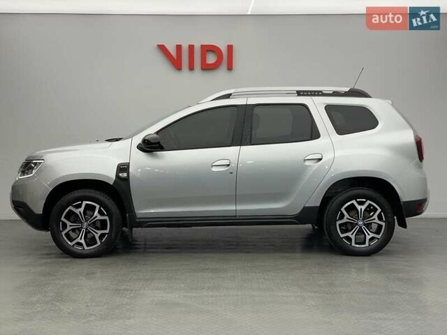 Серый Рено Дастер, объемом двигателя 1.6 л и пробегом 98 тыс. км за 16210 $, фото 2 на Automoto.ua