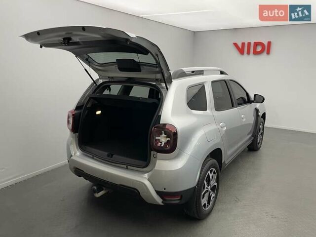 Серый Рено Дастер, объемом двигателя 1.6 л и пробегом 98 тыс. км за 16210 $, фото 6 на Automoto.ua