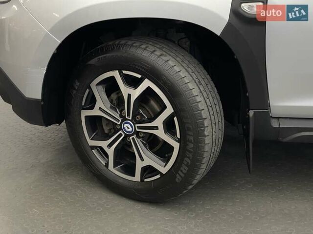 Серый Рено Дастер, объемом двигателя 1.6 л и пробегом 98 тыс. км за 16210 $, фото 7 на Automoto.ua